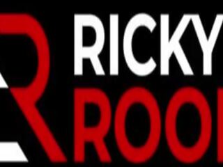 Rickysroom poza the poczucie z sight z kira noir