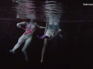 Suwyň aşagynda smashing girls ýüzmek naked, mugt porno 2e
