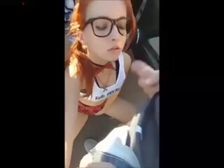 Enticing nerdy ryšavý bere zatížení na připojenými opčními na ji jazyk: pohlaví film 5d | xhamster