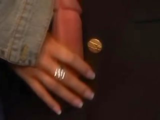 空中小姐 是 向下 上 她的 膝蓋 為 superb 口交