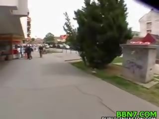 Pilyo adolescent removes tinedyer babae