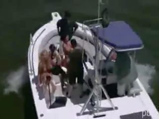 Sedusive と ワイルド プレイボーイ playmates 実行 ヌード parasailing