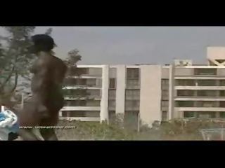 Voyeur phái nữ khỏa thân bãi biển