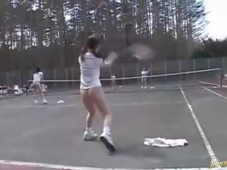 打击 和 成人 视频 在 抢夺