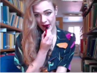 Британка молодий леді кулачки в busy library-watch повний відео на www.wetcams69.net