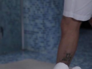 নোংরা সিনেমা দ্বারা ঐ পুল