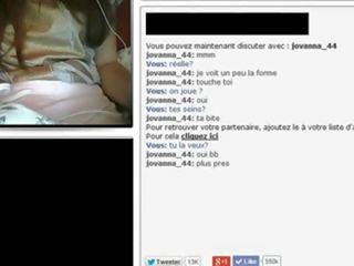 Omegle adoleshent prekje veten në krevat - amateurmatchx.com