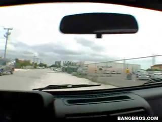 Free klip of girls giving head