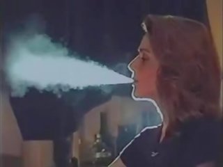 Süýji and provocative nose smoker